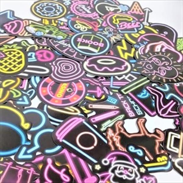 ステッカー 大量 防水 シール 100枚 セット スノボ 車 ネオン系 アウトドア バイク ミラー ...