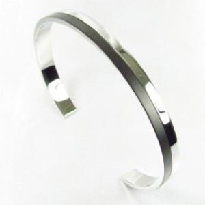 【vie ヴィー】 ステンレス バングル ｓｔａｉｎｌｅｓS Ｂｒａｃｅｌｅｔ