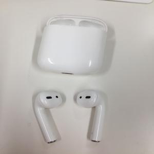 オーディオ機器 イヤフォン ラッピング可 Apple AirPods with Charging Case (第2世代/ワイヤレス オーディオ機器 イヤフォン ラッピング可 Apple AirPods with Charging Case (第2世代/ワイヤレス