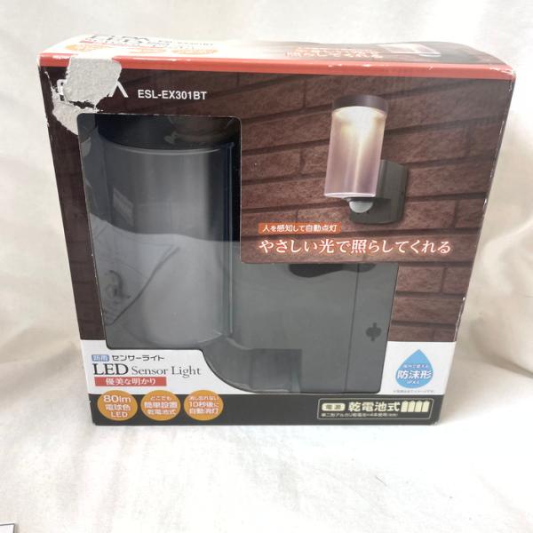 ELPA LED 防雨 センサーライト 80lm 電球色 乾電池式 ESL-EX301BT [jgg...