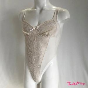 Ｔバックボディースーツベージュ  ボディースーツ