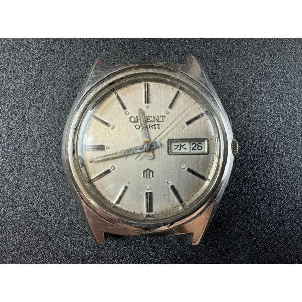 ヴィンテージ オリエント ORIENT ３針 デイデイト クォーツ シルバーダイアル 腕時計 型番:...