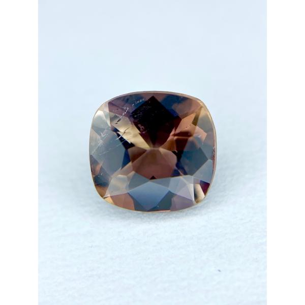 アキシナイト 0.68ct ルース