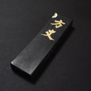 呉竹 固形墨 飛鳥秘墨(作品用墨) 抱雲 10.0丁型 AG3-100 : AYUMUZO