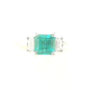 エメラルドリング PＴ900プラチナ 0.640カラット ＰＴ エメラルド指輪 一粒 シンプル 5月誕生石｜jyumejewellery