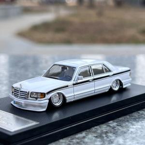 ミニカー 1/64 ベンツ 560SEL W126 MASTER ホワイト｜k-e-s-shop