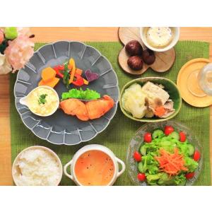 食器 中皿 おしゃれ お花 グレー 21.4c...の詳細画像1