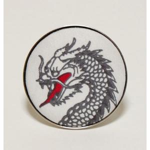 ループタイ用くるみ飾り 白色 龍柄  手作り品 少し訳ありクリックポスト(ポスト投函　時間指定不可)