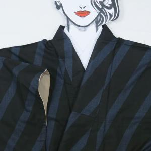 リサイクル 大島紬 経緯絣 割り込み式 本場大島 洒落着物 黒 昭和