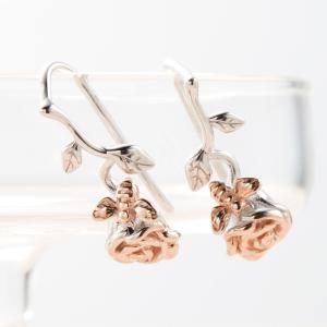 薔薇とハチ ローズ 蜂 ピンクゴールド お肌に優しい 金属アレルギー対応 フックピアス レディース シルバー925製 爆買