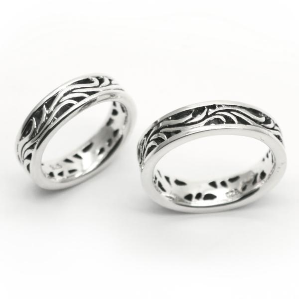 アラベスク 唐草 透かし彫り 金属アレルギー対応 お揃い ペアアイテム 彼女 彼氏 誕生日 記念日 ...