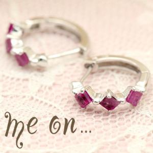 me on... K10ホワイトゴールド(WG)スリーストーン・天然ダイヤモンドカット・ルビー・フー...