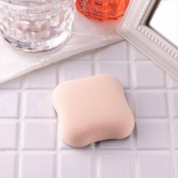 ファンデーションが染みこみにくいパフ　貝印