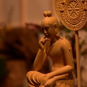 木彫り仏像】☆桧木達磨大師大権大師坐5.0寸総高39cm : 海宇工芸館