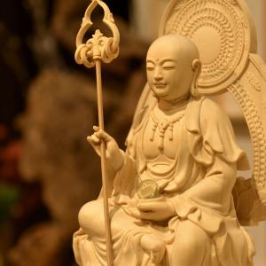 白檀製 観音菩薩 立像 高さ34cm 木彫り 仏像 : 仏像と縁起物の専門店