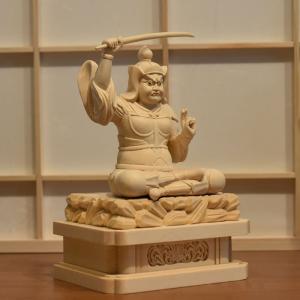七福神　木彫り① 楽天市場】【ふるさと納税】一木造り 彫刻 七福神 木彫り 大黒天 伝統