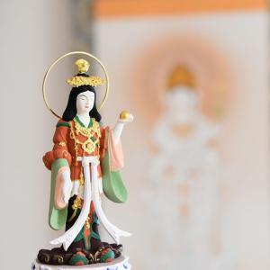 天然 檜 総手彫り 『 裸 吉祥天 』 李建作 純金彩 水晶宝珠 木彫 彫刻