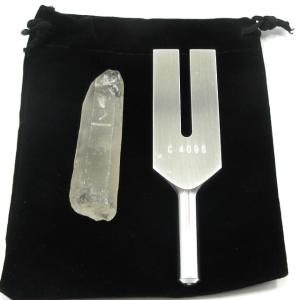 ★特選オンリー１★クリスタルチューナー【ヒマラヤ水晶六角柱セット】P付き♥⑧ クリスタルチューナー 4096Hz 日本製 ヒマラヤ水晶ポイント ポーチ