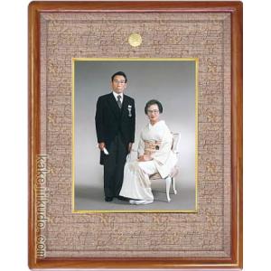 叙勲・褒章記念 写真額 四つ切 桜材 木地色 遺影額 : 掛け軸・絵画の