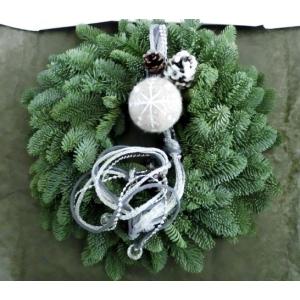 モミの木のヨーロッパの伝統的なクリスマスリース2012｜kame2style