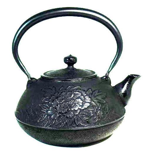 南部鉄瓶　鉄器　布団型　牡丹　1.6L
