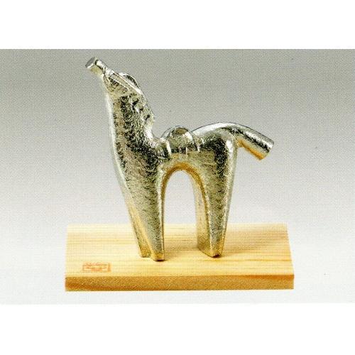 2026年度干支（馬・午・うま）の置物　すず　錫製（紙箱・落款入木板付）●三枝惣太郎作　高さ8×幅7...