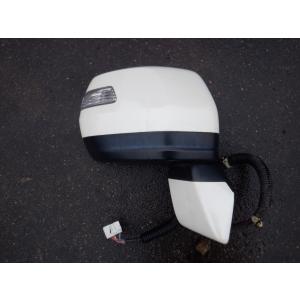 アクア NHP10 テールライト左 助手席側 STANLEY52-252 管理番号6203792