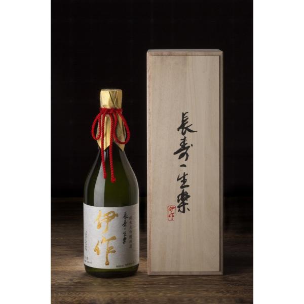伊作　日本酒　純米大吟醸　原酒　720ml　桐箱入り
