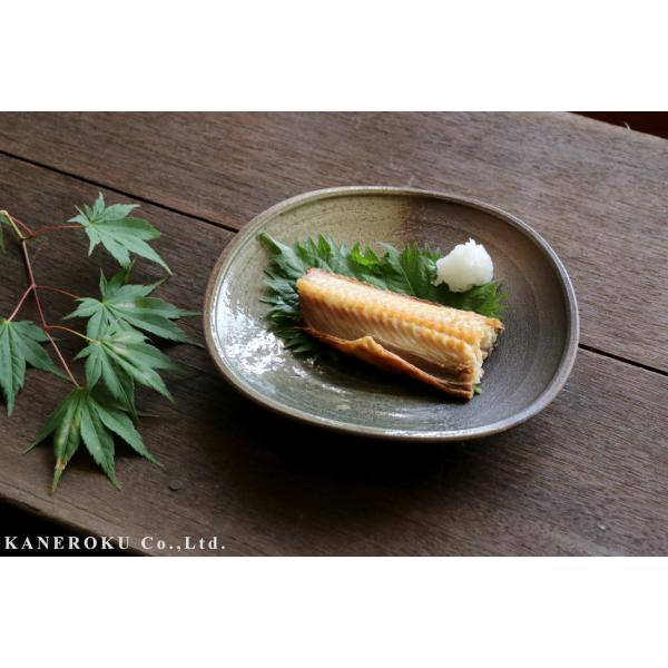 黒いぶし三つ足6.5皿　21×3.2(cm)日本製　美濃焼　業務用食器　おうち居酒屋　盛りやすい食器...