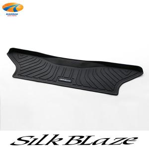 3Dフロアマット セカンドシート 200系ハイエース SilkBlaze シルクブレイズ｜kansaiap