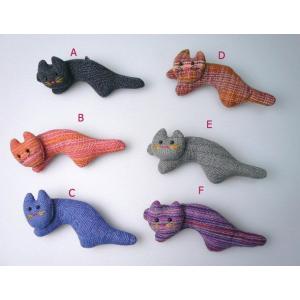 タイコットン：手作り猫のブローチ、スカーフ止めにもなります。 猫グッズ/プレゼント/ギフト｜karabanashop