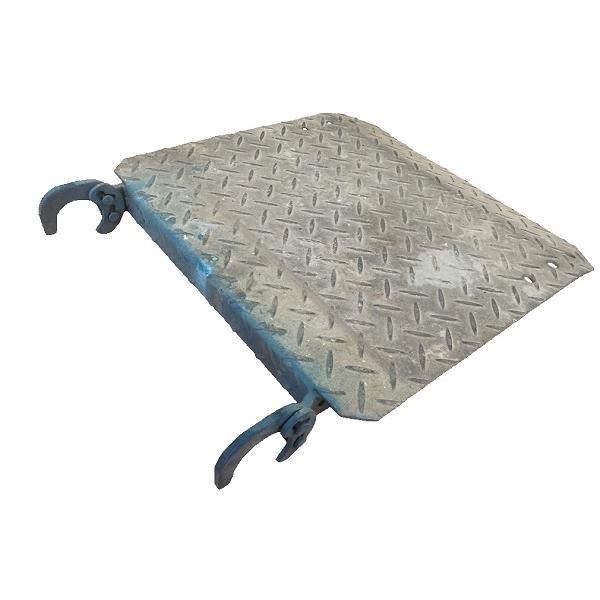 スキ間ステップ (450mm×500mm)(別途送料お見積り品)