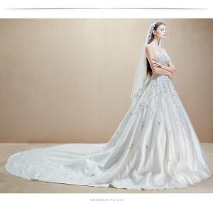 ウェディングドレス 高級感たっぷりのふんわりタイプ プリンセスライン
