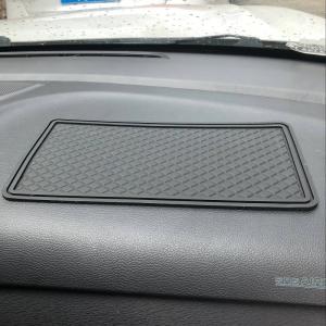 滑り止めシート 滑り止めマット スマホ置き 車...の詳細画像2
