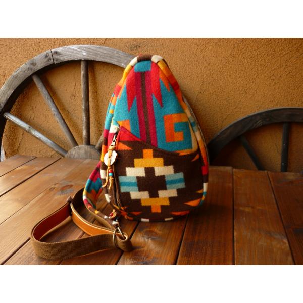 ペンドルトンオリジナル　ボディバッグ　（ ティアドロップ　M サイズ 　）