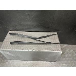 トヨタ（TOYOTA） 純正部品 F/ワイパーアーム 品番85211-53050