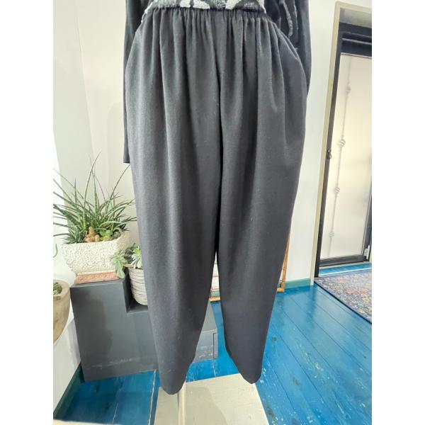 Wine　中古　リサイクル　レディース　ボトムス　パンツ　黒　ゆったり　美品