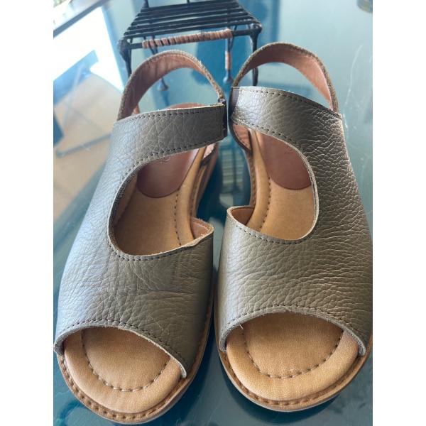 センソユニコ　イオコムイオ　センソ　中古　リサイクル　靴　サンダル　23.5cm　美品　希少品