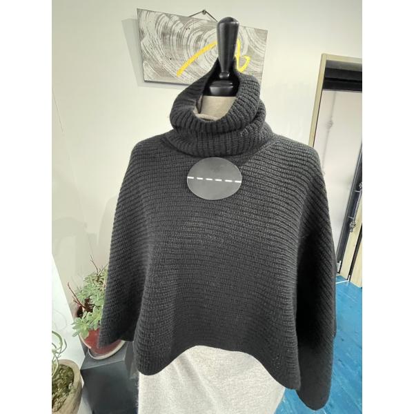 コムト　中古　レディース　トップス　ニット　ポンチョ　ショート丈　ハイネック　黒　美品　新古品　未使...