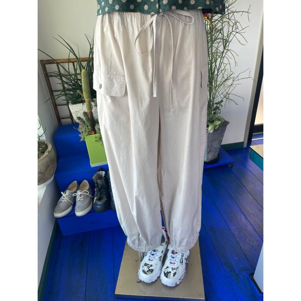 ゴキ　中古　リサイクル　レディース　ボトムス　パンツ　オフホワイト　裾ゴム　美品