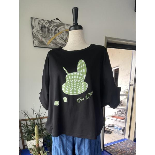 センソユニコ　t.b2　センソ　中古　リサイクル　レディース　カットソー　黒　プリント柄　美品