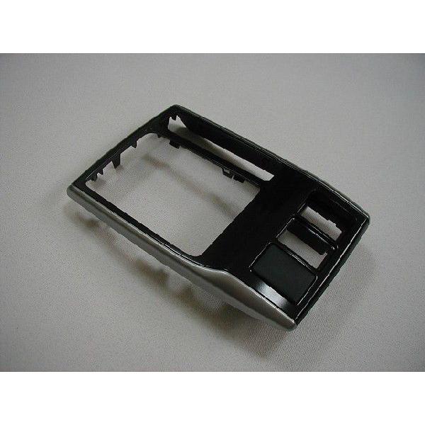 トヨタ純正　シフトホールベゼル [ピアノブラック+シルバー加飾]　マークＸ 130系