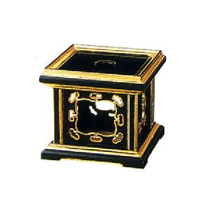 京仏壇はやし 仏具 八ツ猪目りん台（真宗大谷派用） 木製 黒面金 4,5寸