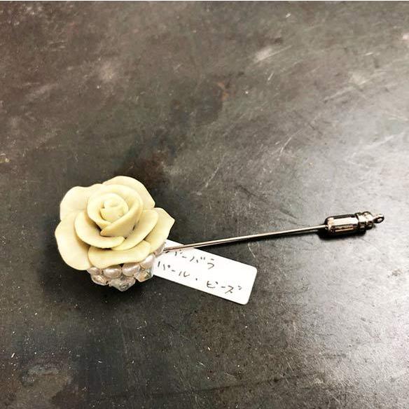 HAGIWARA DESIGN『ローズ ピンブローチ』／イエロー