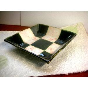 織部格子ピンク桜正角皿中１５．４cm  KZ043