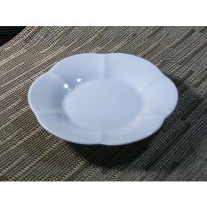 白磁花形小皿★アウトレット品★  KZ110