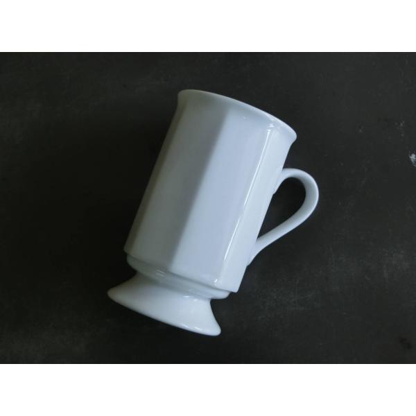 MC079　白さが目立つ白磁八角高台マグ  [美濃焼/日本製/陶磁器/アウトレットこみ]