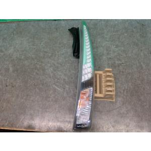 ムーヴ DBA-LA100S 右テールランプ カスタム X SA 81550-B2540