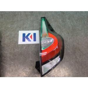 アクア DAA-NHP10 右テールランプ S スタイルブラック 81551-52E90