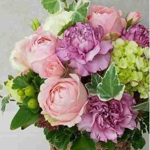 季節のアレンジメント 赤色 ピンク系 贈り物 プレゼント フラワーアレンジ 2022 ギフト 秋 誕...